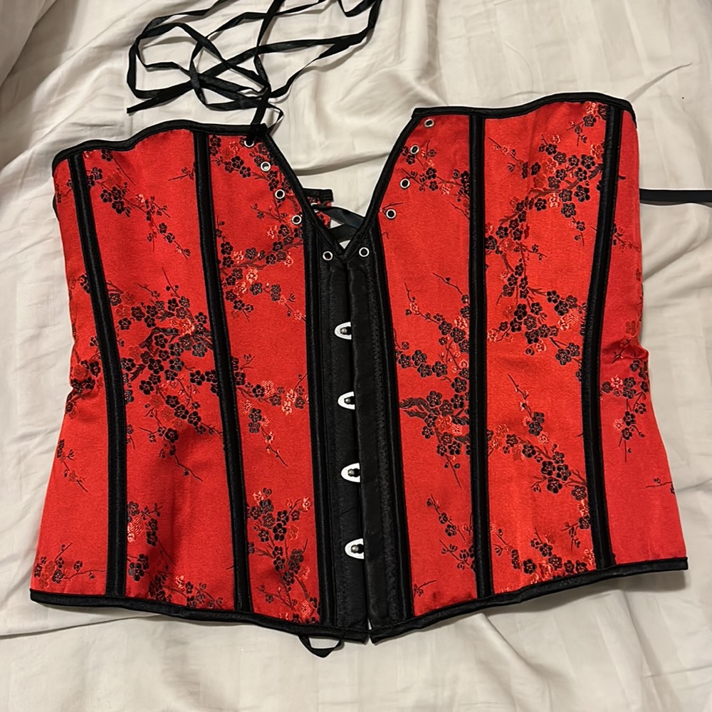 Red corset ❤️